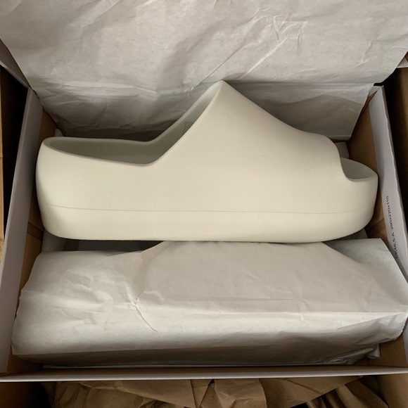 Morgan Platform Slide Sandals - Picture 3 of 7